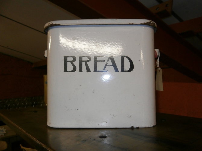 ORIGINAL VINTAGE BREAD BIN   S44