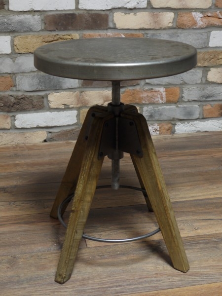 Stool 3974