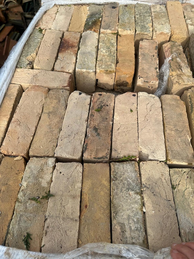 Buff/Cream Reclaimed Victorian Bricks