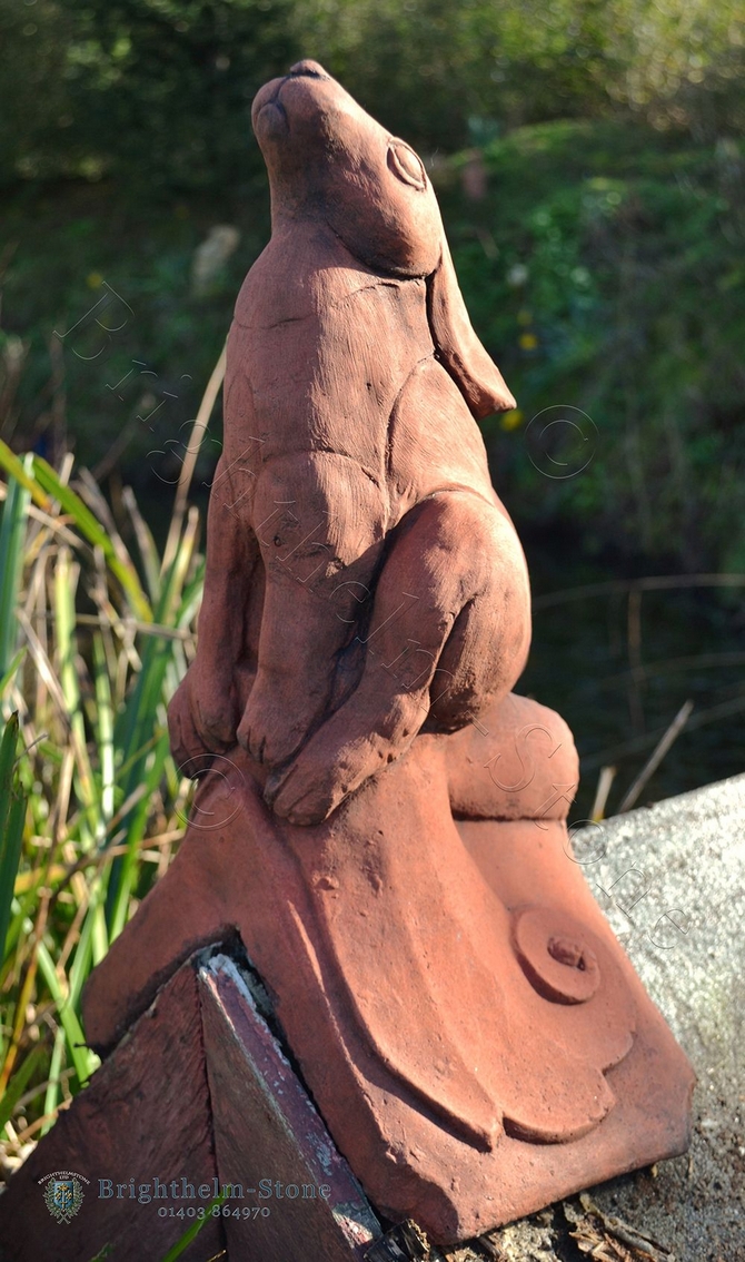 Moon Gazing Hare roof finial angled ridge tile