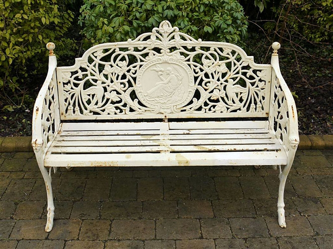 Mini 1 Lady Bench