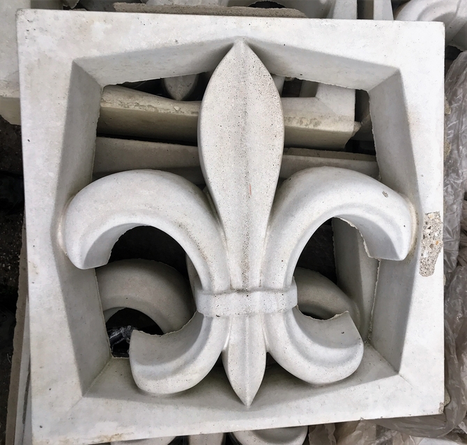 Reclaimed Fleur De Lys balustrade concrete blocks