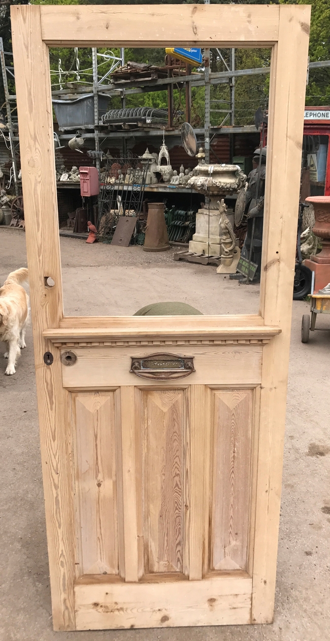 CLASSIC 1900s FRONT DOOR Ref 003