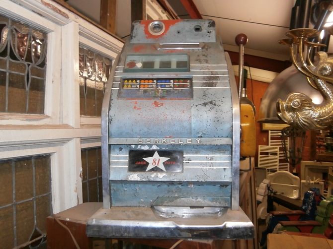 1950's MECHANICAL FRUIT MACHINE SOLD