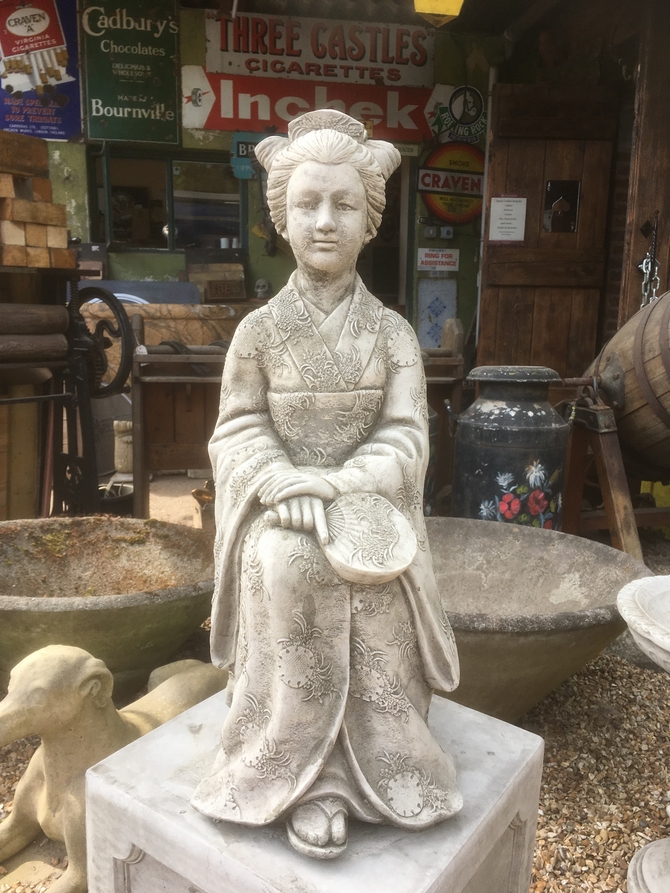 Geisha Girl Statue