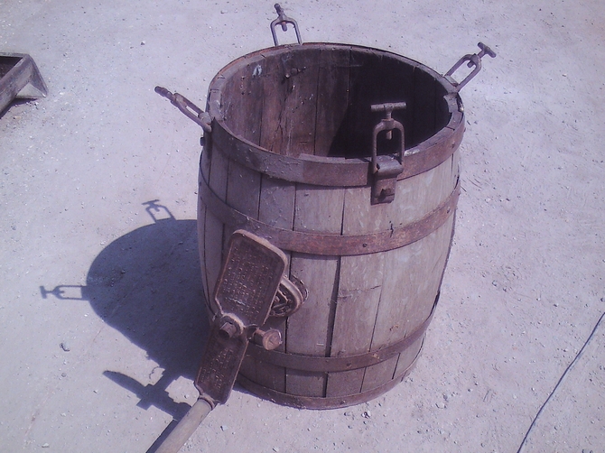 Old wooden barrel AR1044