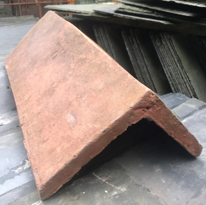 Reclaimed Angled Ridge Tile