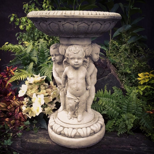 Tre Putti Birdbath