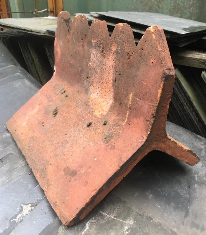 Reclaimed Decorative Ridge Tile