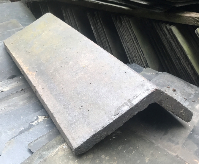 Reclaimed Angled Ridge Tile